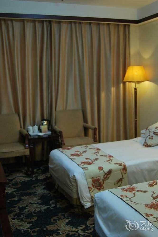 Desheng Hotel Пекин Екстериор снимка